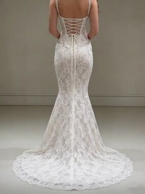 White Lace Fitted Wedding Dress with Corset Back
